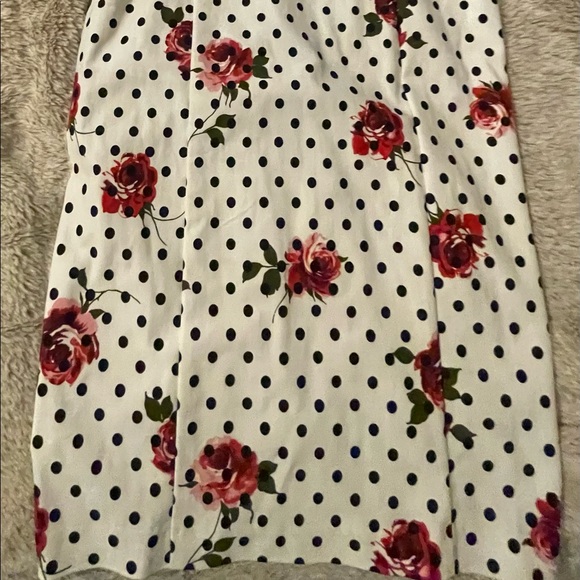 Stop Staring -White dress w/black polkadots and roses. SZ XL fits a LG or Med - Picture 7 of 7